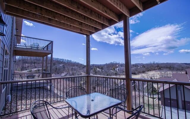 Red Tee 6 Bedroom Condo