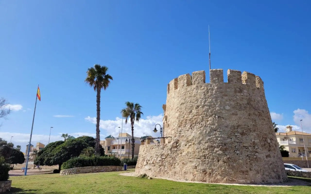Nice modern 2 bed apartment in Torrievieja