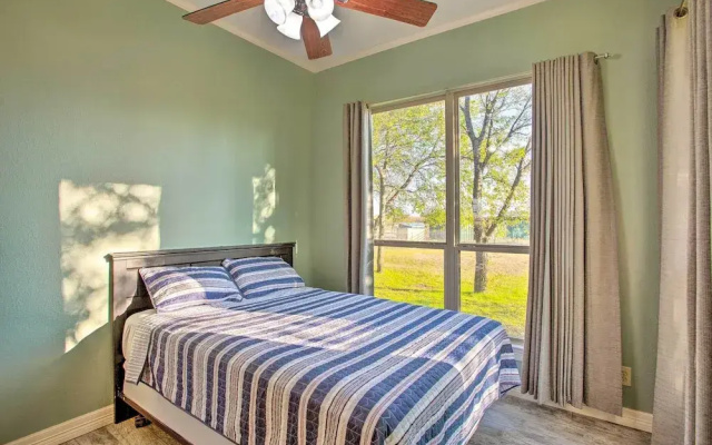 Charming Gainesville Retreat: Barn, Horses Welcome
