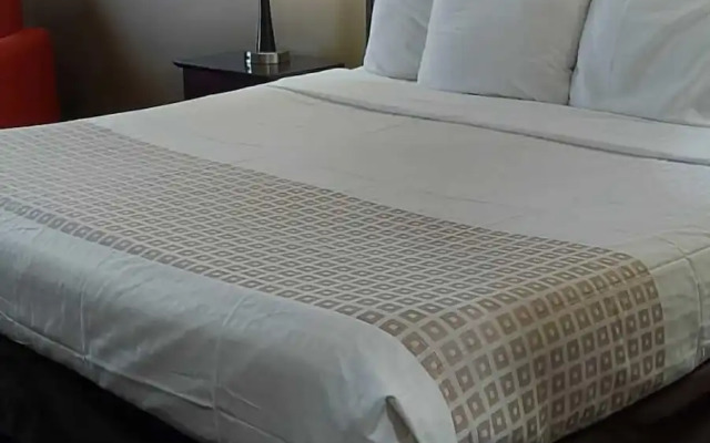 Parkwood Inn & Suites