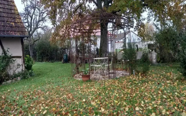 Character Vacation Home With Garden