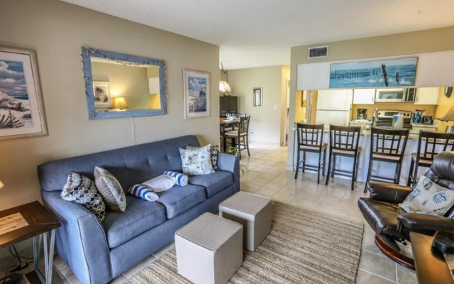 Estero Yacht & Racquet 310