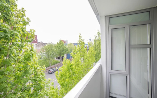 Modern CBD Auckland Apartment