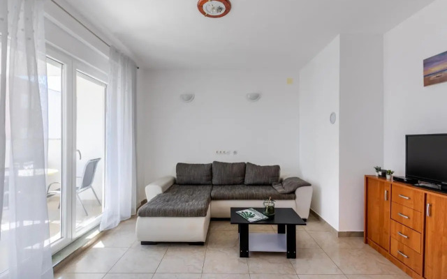 Apartment Village Nin