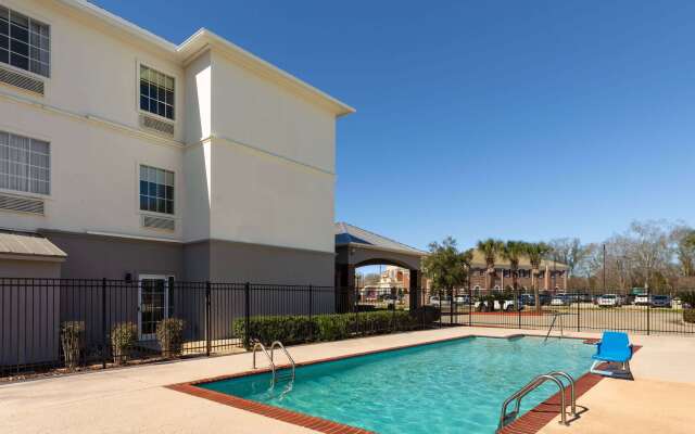 La Quinta Inn & Suites by Wyndham Houma