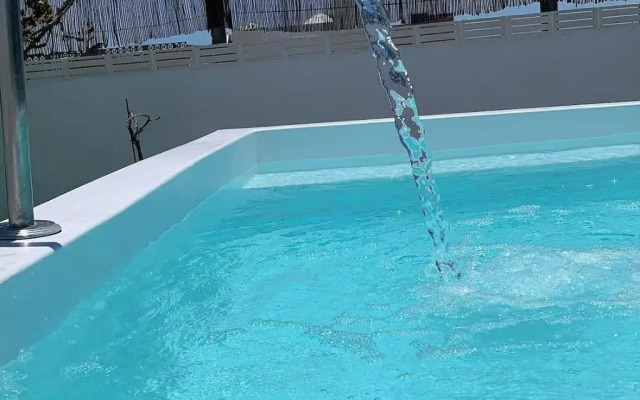 Valtisya House Pool & Airport