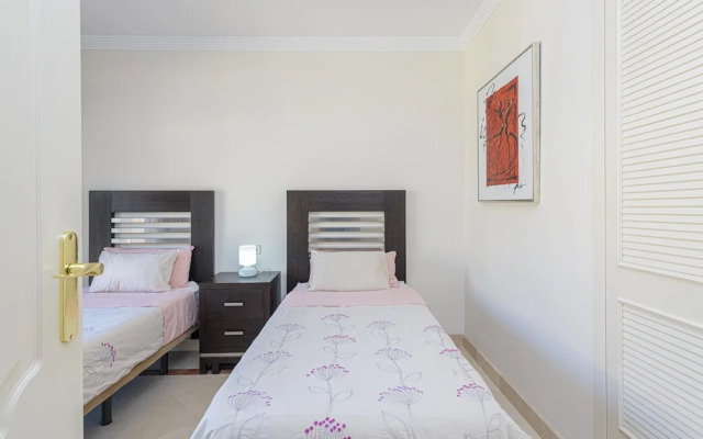 Villa Riviera in Urbanizaci n Riviera Sol