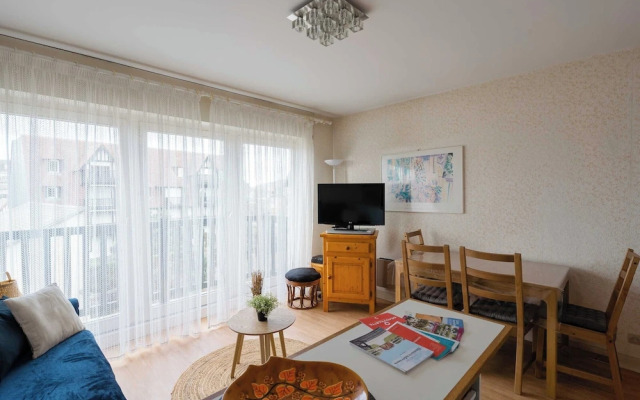 Charm 2 Rooms With Parking in Heart of Deauville