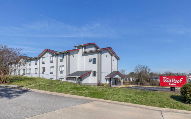 Red Roof Inn Suffolk