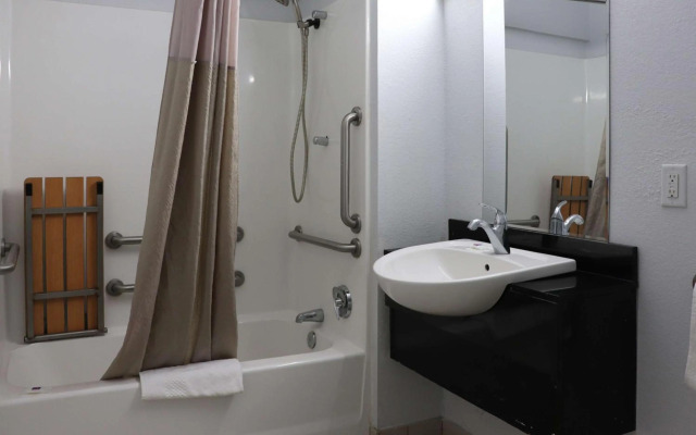 Motel 6 Birmingham, AL