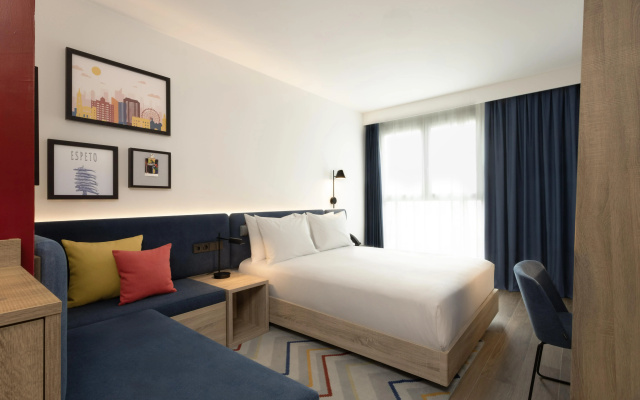Hampton By Hilton Malaga Martiricos