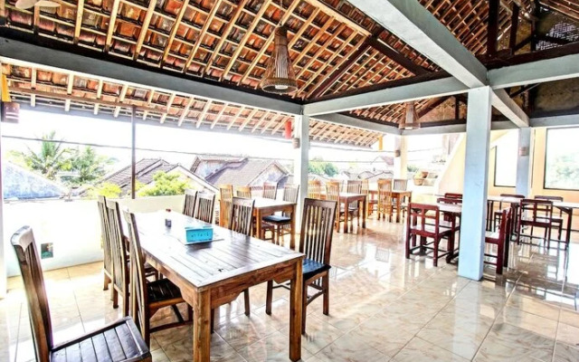 Capital O 92747 Ombak Cafe & Homestay