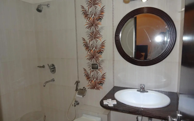 OYO 435 Hotel Amshi International