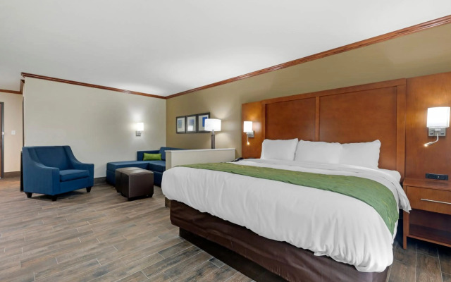 Comfort Suites West Monroe near Ike Hamilton Expo Center