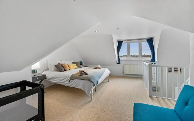 Perfect Location, dog Friendly Beautiful Home