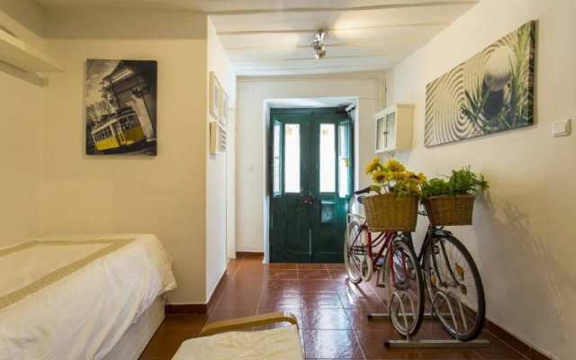 Cosy Panteao Alfama Apartment Rentexperience