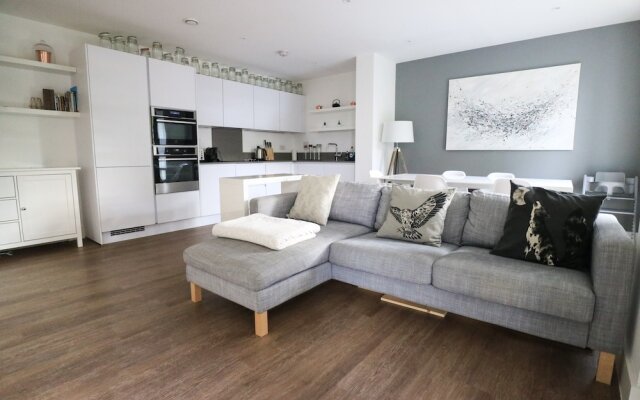Modern 2 Bedroom Apartment in Putney