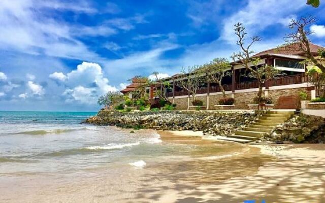 Sea Front Pool Villas by The Sarann