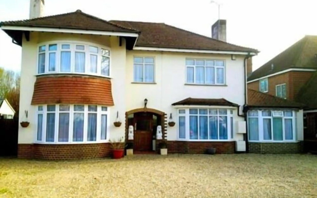 LA B and B Guest Accommodation