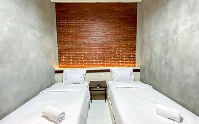 RedDoorz Syariah @ Mitra Guest House.