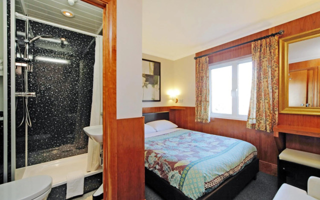 London Visitors Hotel