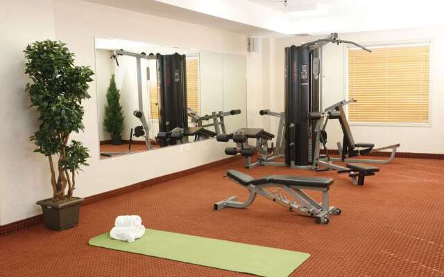 Pomeroy Inn & Suites Hotel Dawson Creek