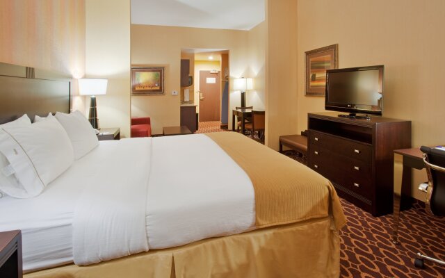 Holiday Inn Express & Suites Sacramento NE Cal Expo by IHG
