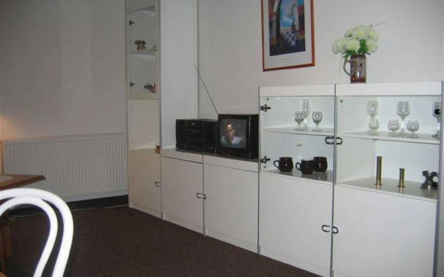 Apartment J Chymov 3