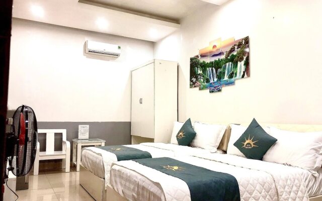 Holiday Hotel 2