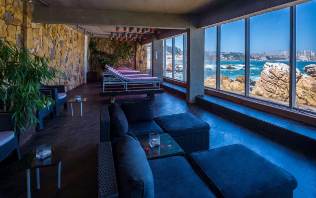 Radisson Blu Acqua Hotel & Spa Concon