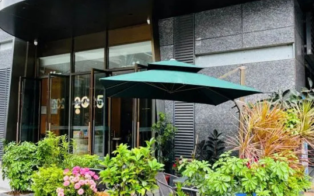 Kuanrong Suites Hotel (Guangzhou Panyu, Chimelong Tourist Resort, Nancun Wanbo Station Branch) – Exterior – Guangzhou