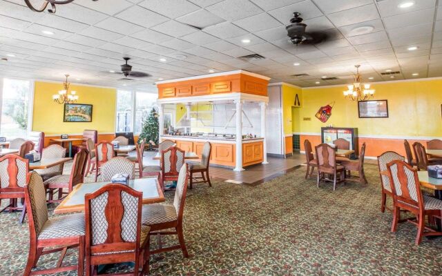 Days Inn by Wyndham Hinesville Near Fort Stewart