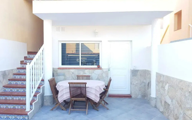 Apartment With Swimming Pool Near the Beach