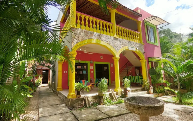 Hostal Tunich Naj & Hotel