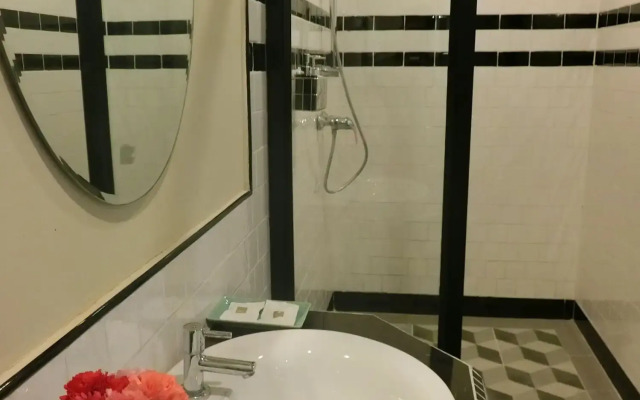 Bloom Boutique Hotel and Cafe