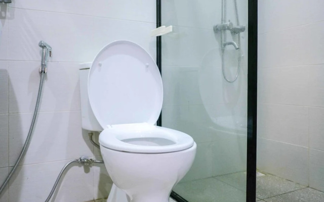 RedDoorz  near Trans Studio Mall Cibubur 3