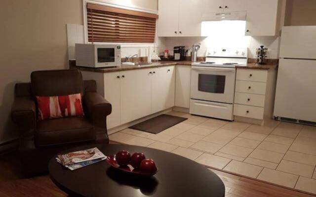 1-Bedroom Apartment Sweet #7 by Amazing Property Rentals