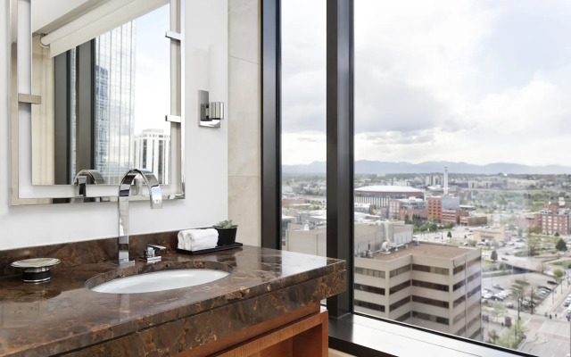Four Seasons Denver Hotel 