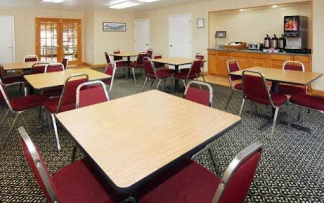 Rodeway Inn Civic Center
