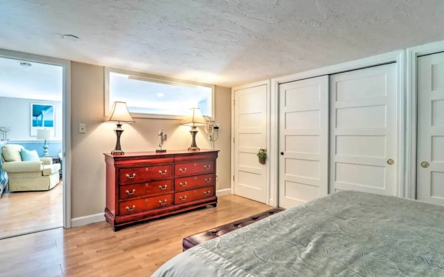 3 Mi to Bourne Scenic Park: Quaint Cape Cod Apt