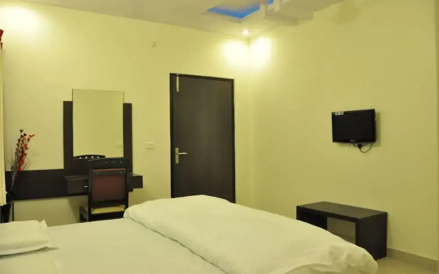 OYO 11754 Hotel Classic 7