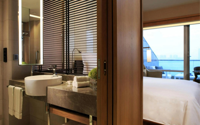 Renaissance Hong Kong Harbour View Hotel