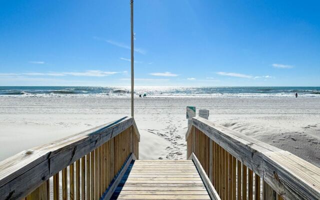 Charming 2bd/1.5ba Beachfront Condo w/ Pool View