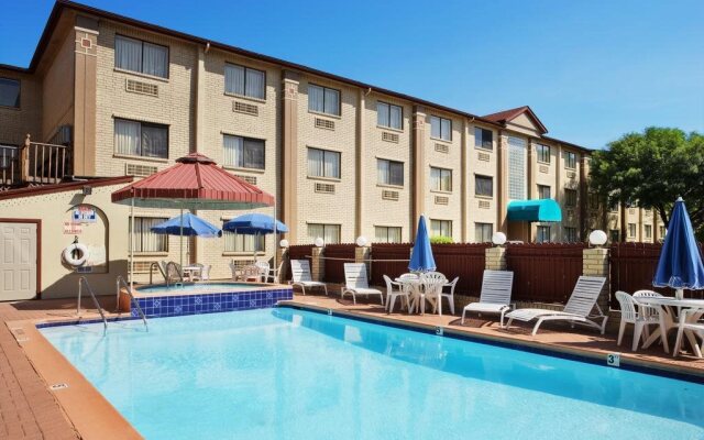 Orangewood Inn & Suites Midtown