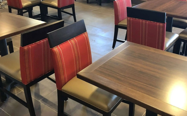 Comfort Inn & Suites Phoenix North / Deer Valley