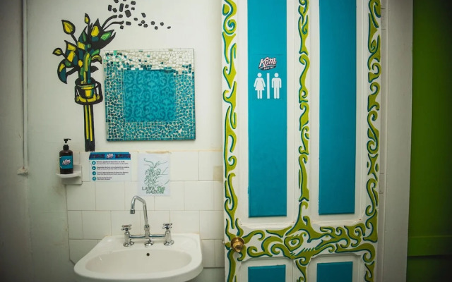 Kom Hostal - Hostel