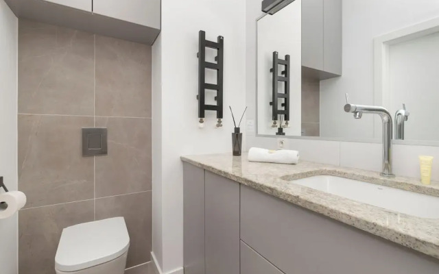 17th Floor Gdansk Apartment by Renters