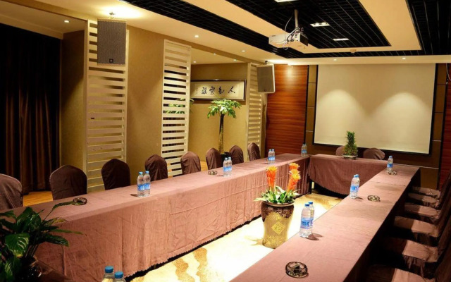 Kunming Xinshichao Hotel (Luo Tsuen Wan New Asia Sports City Branch)