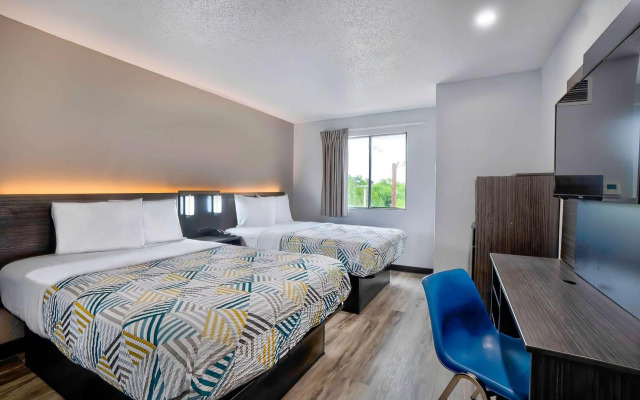 Motel 6 Benbrook, TX - Fort Worth