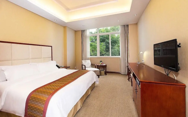 Southeast Huadu Hot Spring Hotel